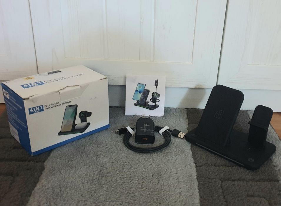 Безжично зарядно за  Iphone 4 в 1