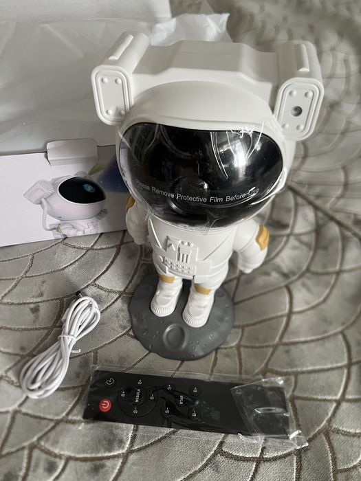 Ночник космонавт