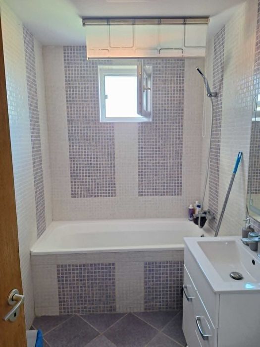 DE ÎNCHIRIAT – Apartament 3 camere, 80 mp, garaj inclus