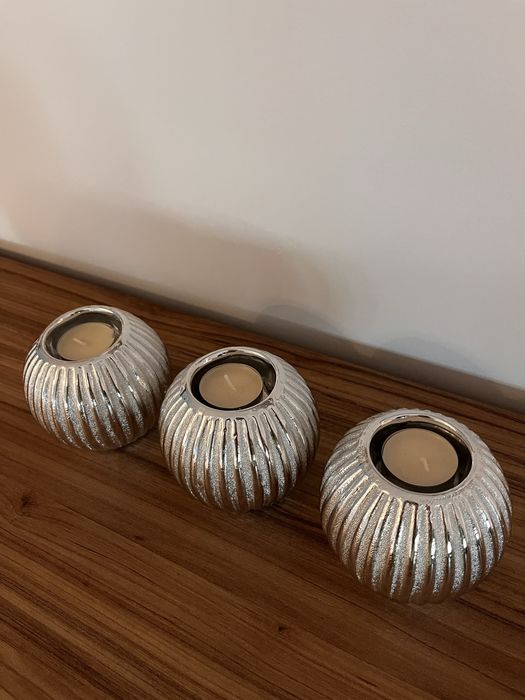 Decorațiuni interiror - Set de 3 suporturi argintii pentru lumânări