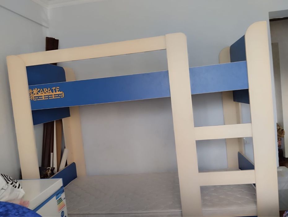 Двухярусная кровать