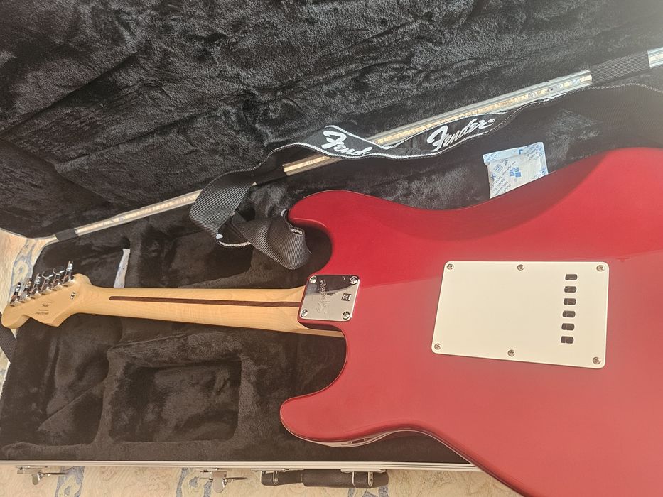 Електрическа китара Squier by Fender Debut Stratocaster