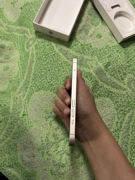 Продам iPhone 13