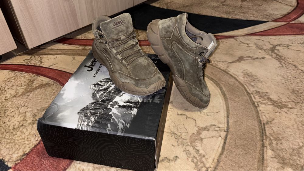 Кроссовки зимние