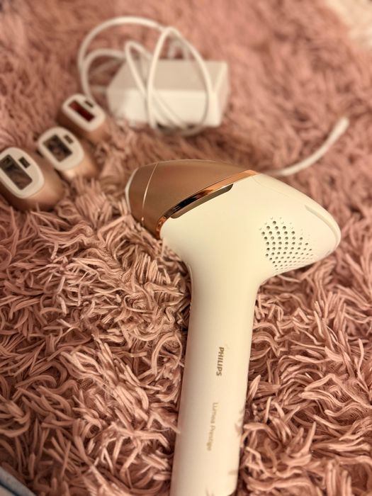Epilator IPL Philips Lumea Seria 9900
