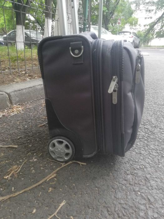 Troller American Tourister pentru bagaj si laptop