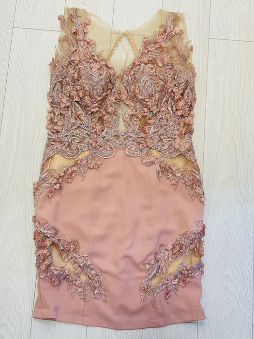 Официална рокля с 3D цветя