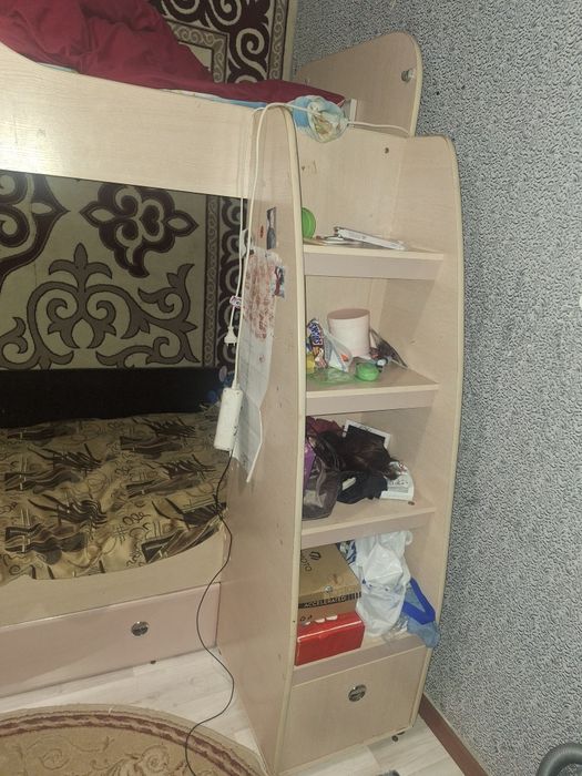 Продам двухъярусную кровать
