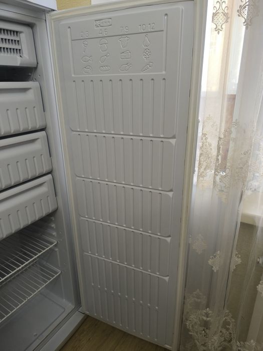 Продам морозильную камеру
