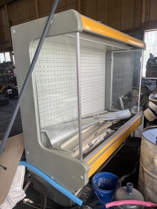 Крайстенна витрина.