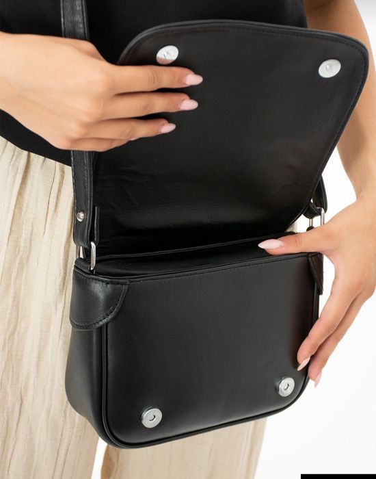 Geanta neagra tip poștaș din piele naturala, nouă