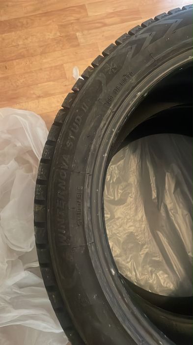 Продам зимние шины новые R 20