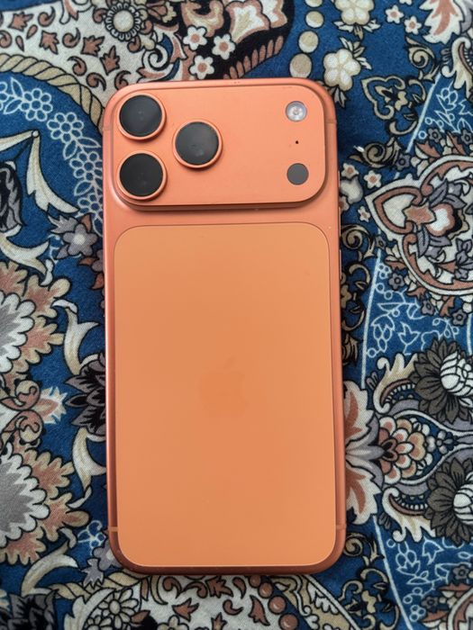 Srochna sotiladi Iphone 17 pro max orange  256gb