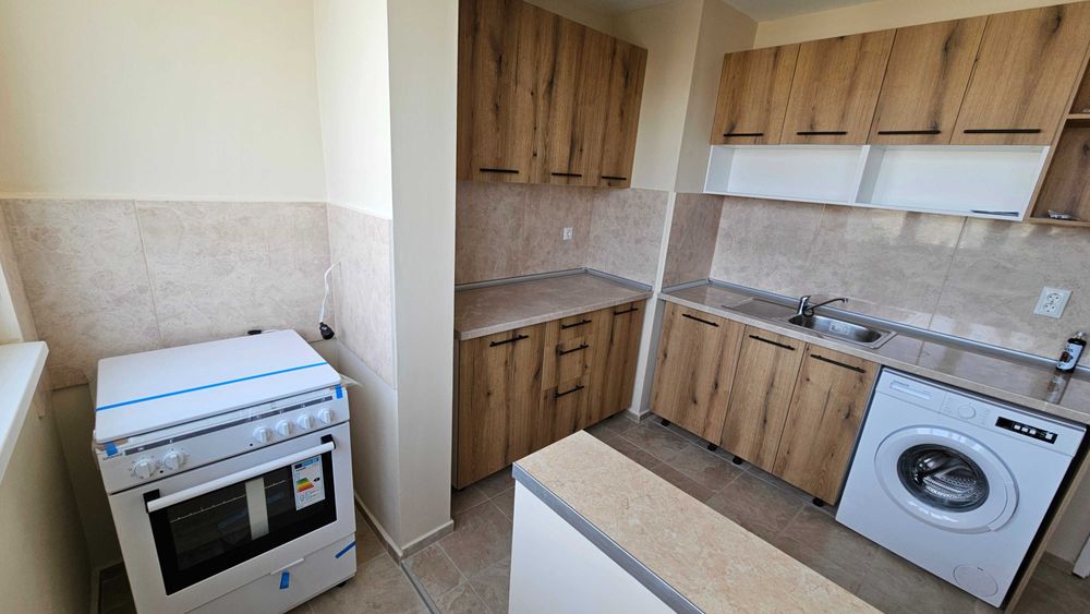 Дава се под наем Двустаен апартамент в Разград, Бели Лом - 60 кв.м за 306 € - Снимка #2