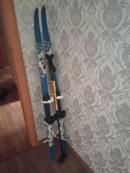 Продам детские лыжи