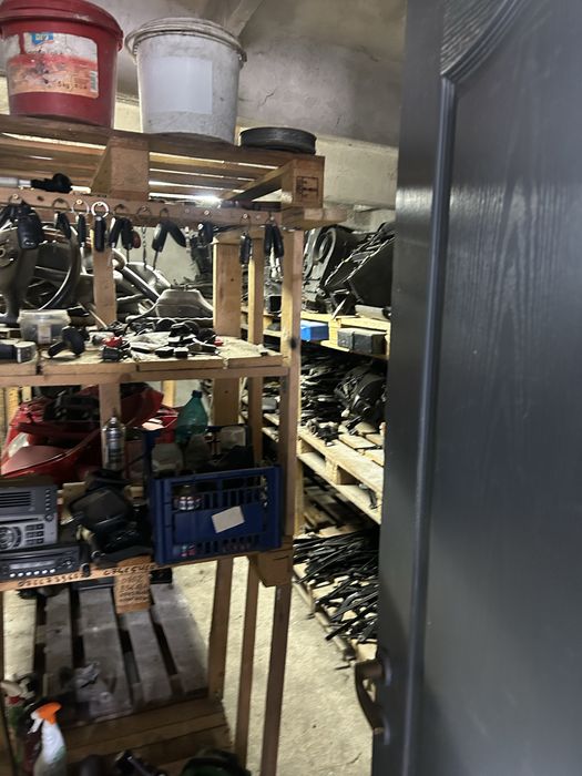 Inchiriez depozit   50 m2 in zona calea  calea baciului napolact