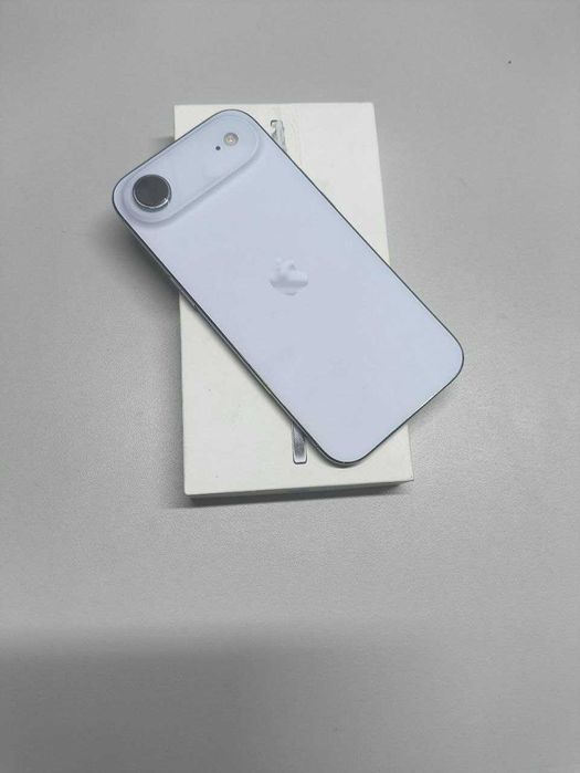 Apple iPhone 17 (г Актак 12-54) лот 998220