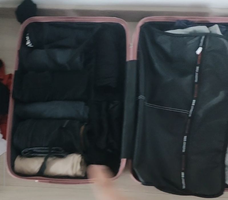 Гардероб в одном чемодане: Собрал и поехал (Размер L/M)