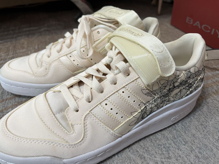 кроссовки адидас новые