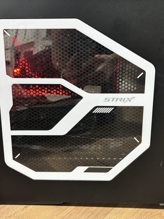 Calculator/PC Gaming• Asus Rog• i7-7700• 16gb ram• GTX 1060 de 6gb