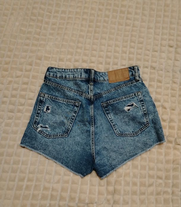 Женские шорты короткие