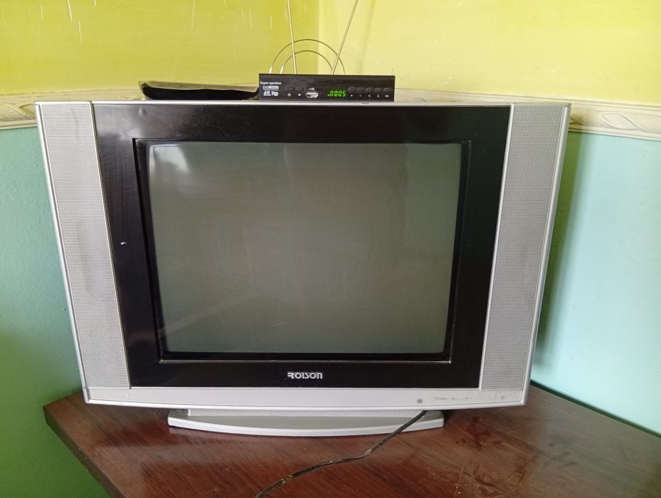 Roison televizor sotiladi tuneri bilan