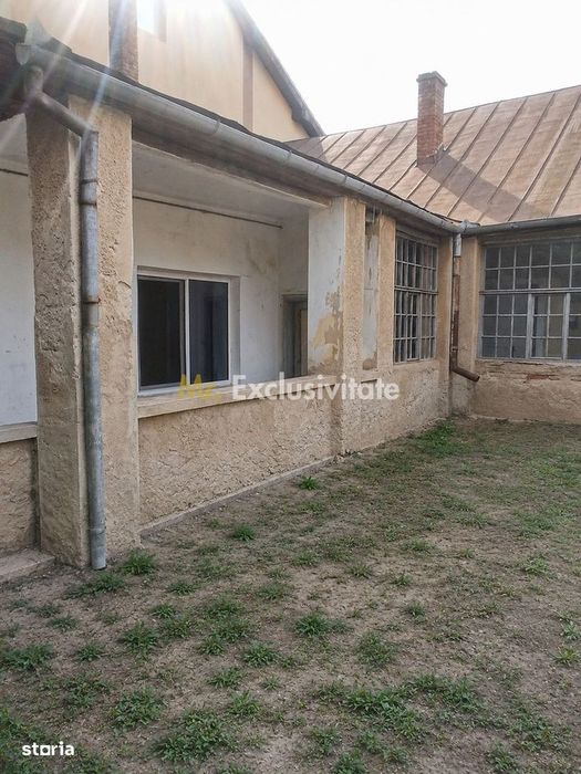 Casă de vânzare cu teren generos în Valea lui Mihai