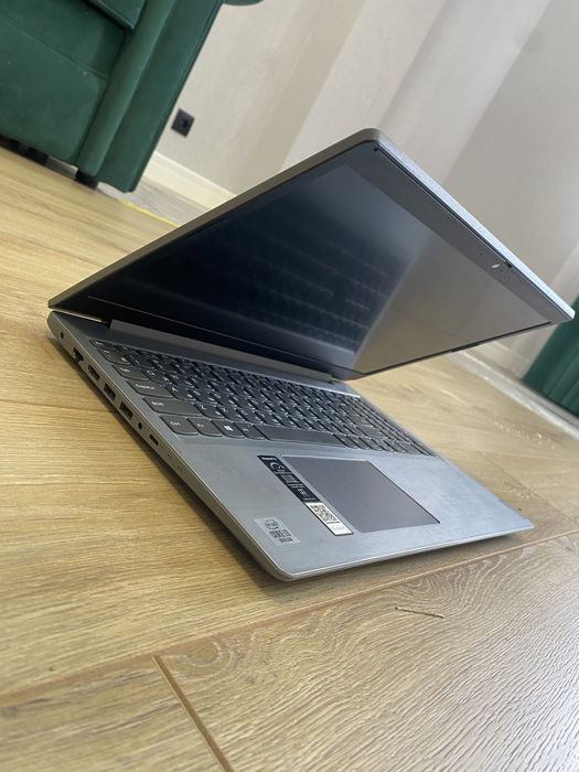 Срочно продаю ноутбук