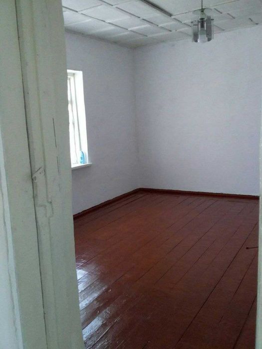 Гулистон   Тумани  Ленинда   уй  сотилади.