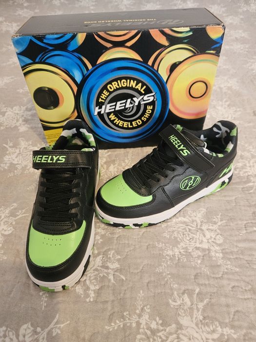 Incalatari cu role Heelys masura 35, noi
Se pot folosi cu 2 ro