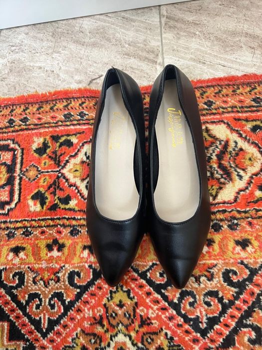 Продам обувь……..