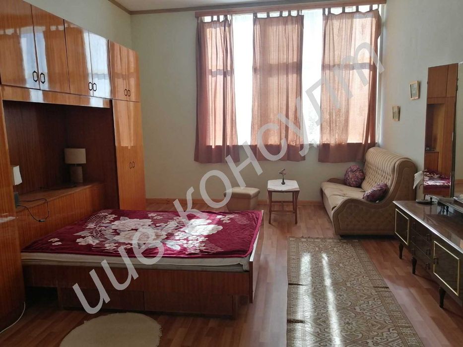 Имот с бизнес потенциал / къща за гости/