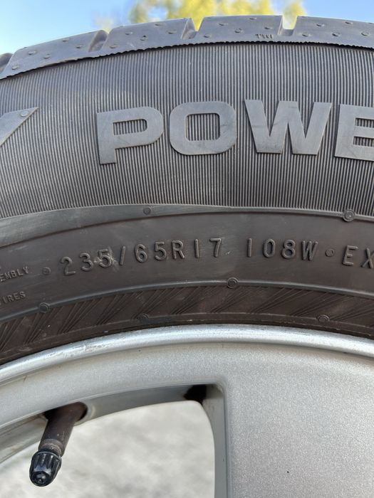 Лети джанти с нови гуми от Volvo, размер 235/65/R17 108W, ДОТ1222.