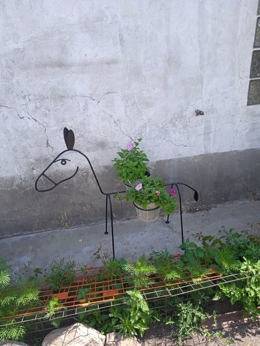 Подставка для цветов" Ослик"