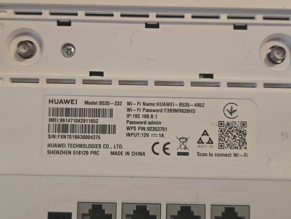 Modem Wireless 4G+ Huawei B535-232, Slot Cartelă SIM, Gigabit Cat.7 300 Mbps, Dual-Band AC1200