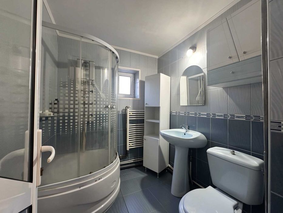 Apartament 3 Camere, Decomandat, Etaj 1, Lucian Blaga, intersecție cu Dem Rădulescu