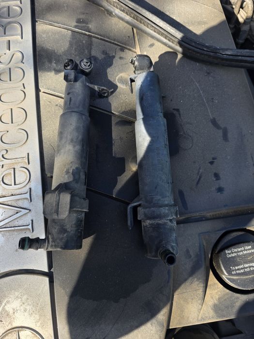 Пръскалки за фарове на Mercedes W211