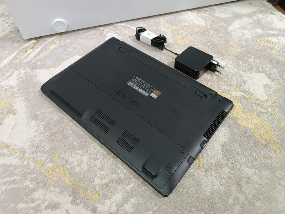 Ноутбук ASUS Core i3 + Коробка.