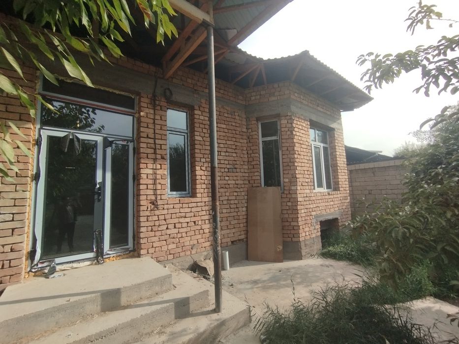 Киров, Олмазор кучасида, 6 сотих, 4 хона каробка сотилади.