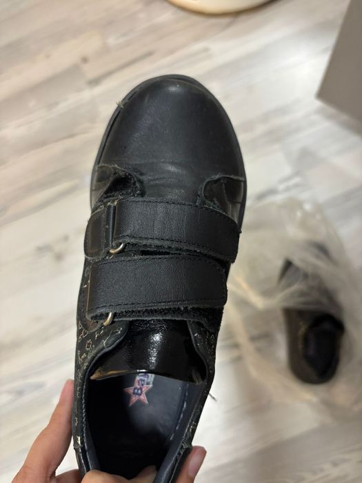 Продам детские кожаные ботинки