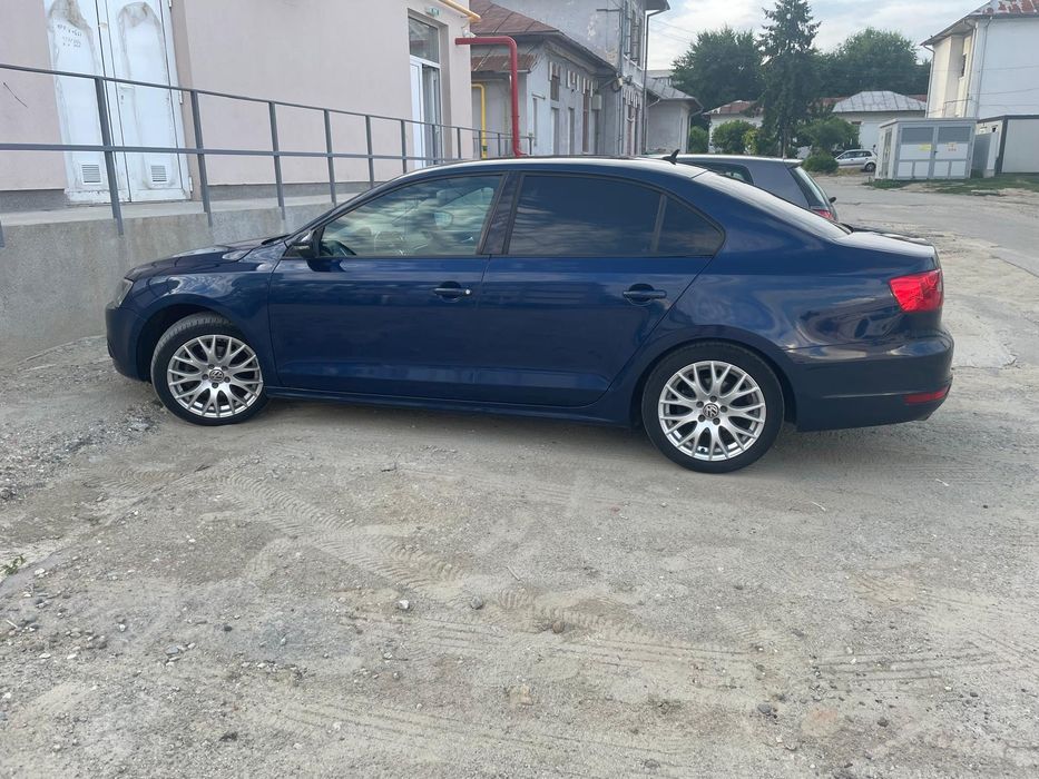 VOLKSWAGEN Jetta 2011 — imagine 2