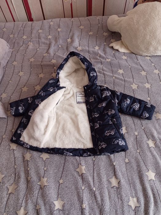Продам куртку на мальчика.