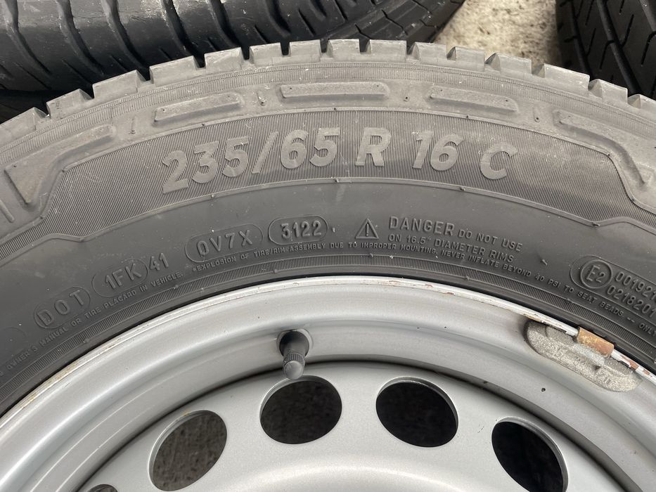 Roti cu anvelope de vara Michelin 235/65R16C - Mercedes Sprinter 907