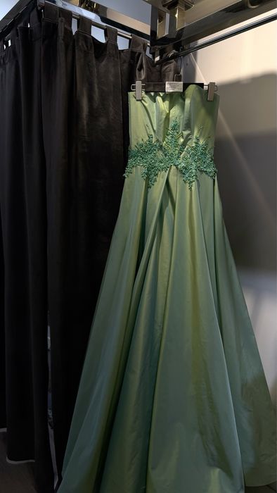 Вечернее платье с вышивкой by Nariman Grigoryan