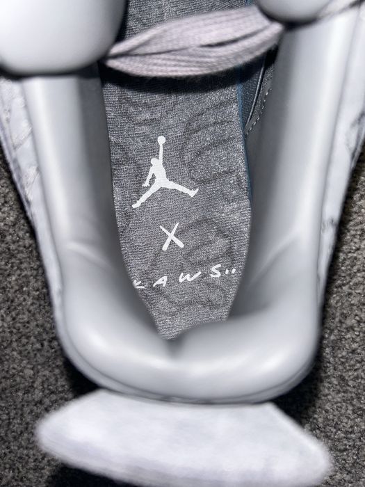 Air jordan 4 x kaws