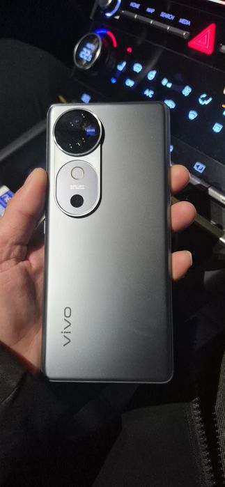 Vivo v40 256gb продам