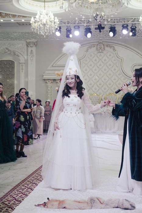 Продаю платье на узату.