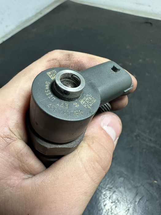 Injector injectoare Fiat punto 1.3 diesel doblo 1.3 diesel 0445110183