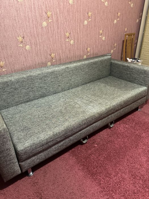 Диван раскладной . Российский