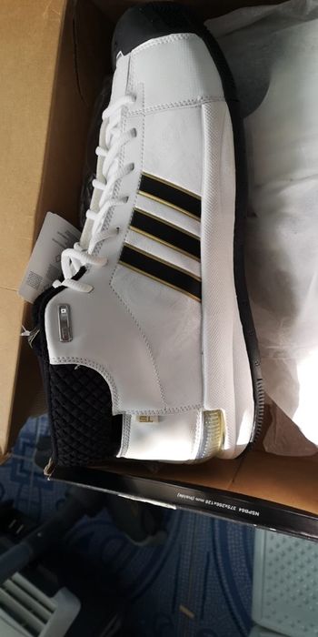 Баскетбольные кроссовки